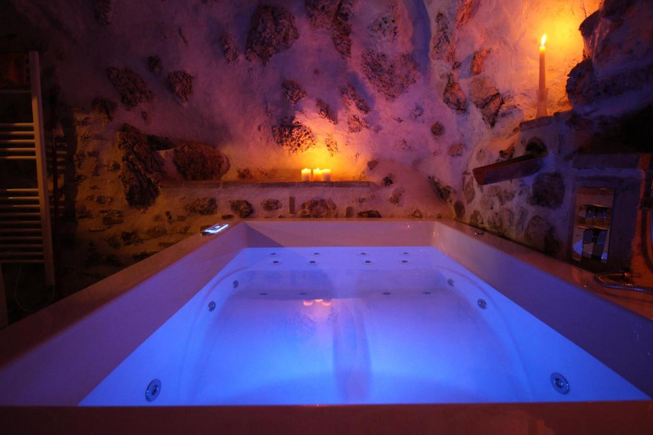 הוילה סנטו סטפאנו די ססאניו Santo'S House Luxury - Idromassaggio E Doccia Emozionale מראה חיצוני תמונה